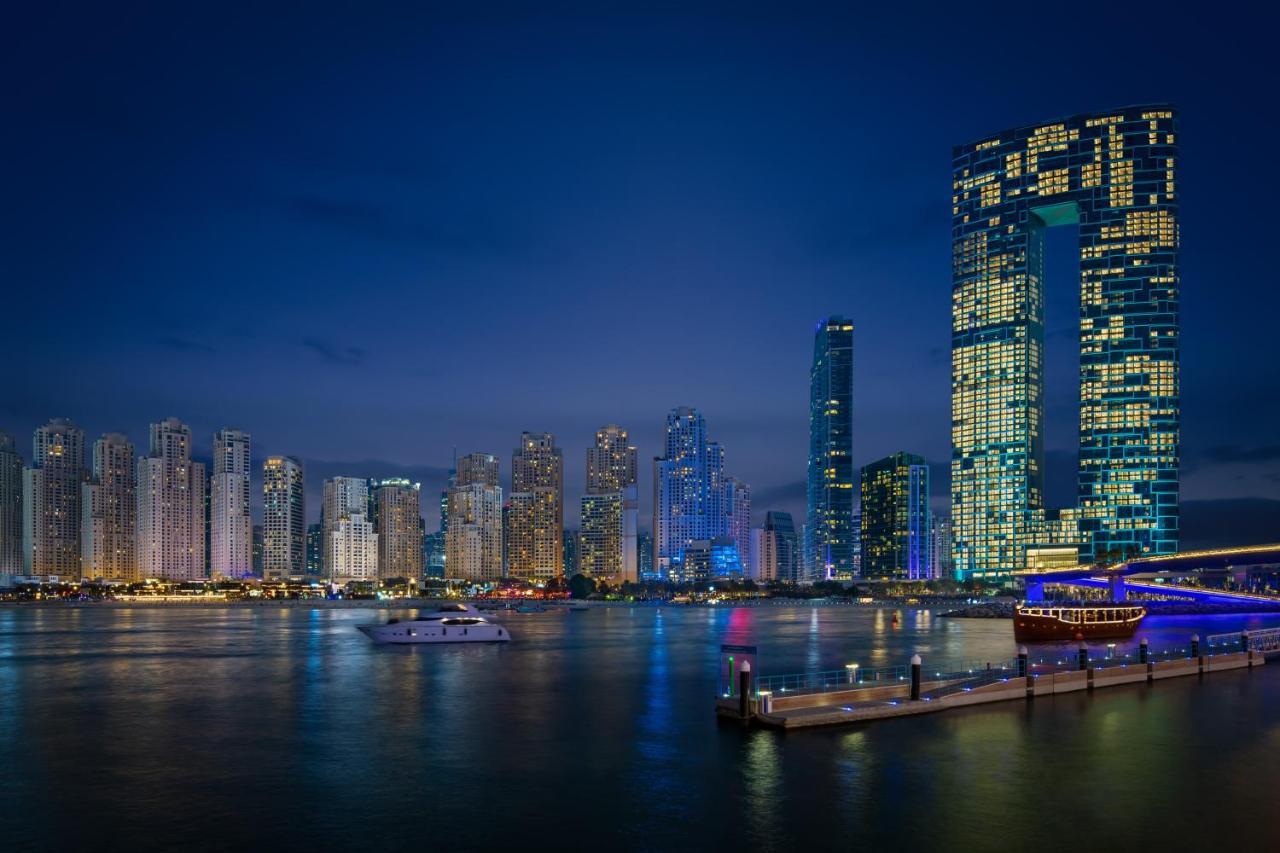 Address Beach Resort Dubai Exterior photo View of the complex at night